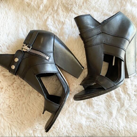 Camilla Skovgaard Leather Sandals Open Toe Block Heeled Steampunk Vampy 39.5 - Picture 1 of 13
